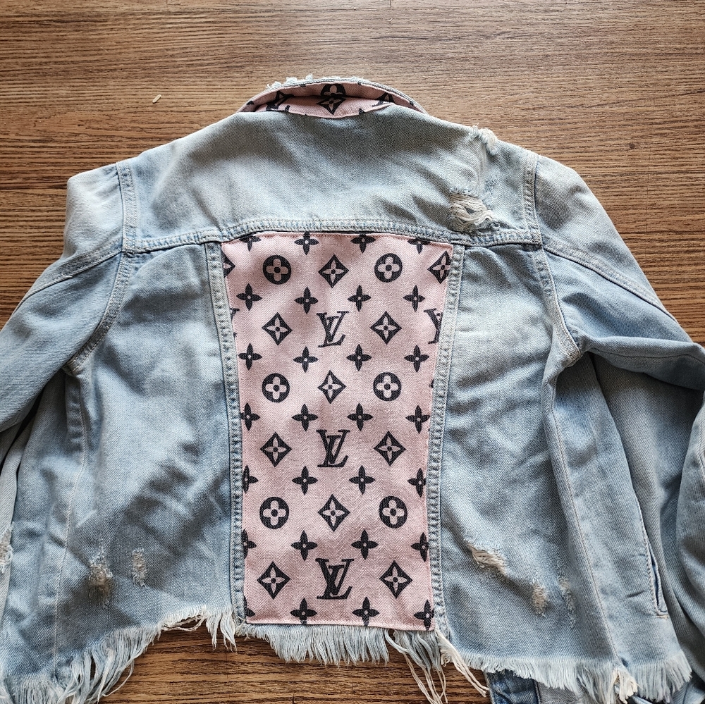 Size S-Refurbished Hidden Jeans Fitted Light Wash Unique Jacket With LV Detail